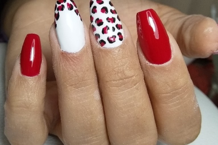 آموزشگاه زببایی فنی و حرفه ای ویداناز 